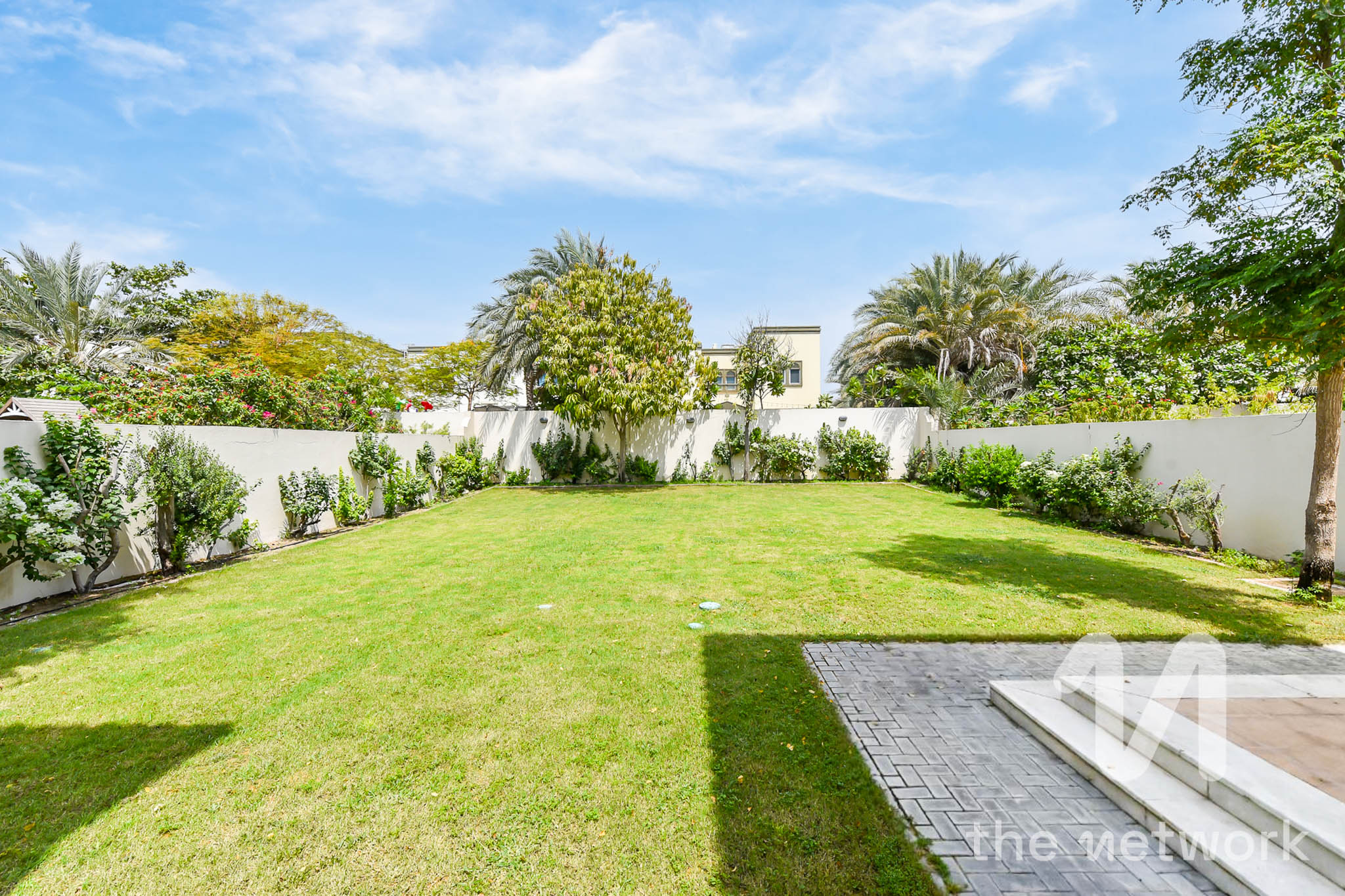 Legacy 3 Beds Villa in District 5 Jumeirah Park