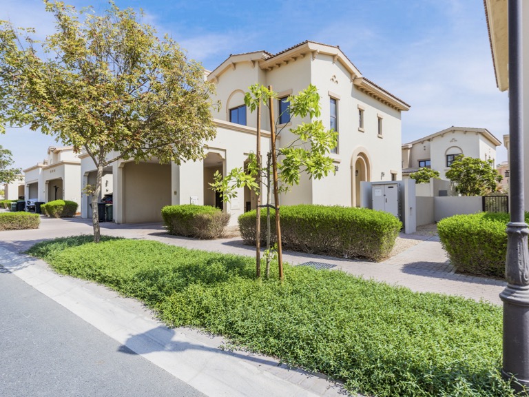 3E | Large plot | View Today | Great Location