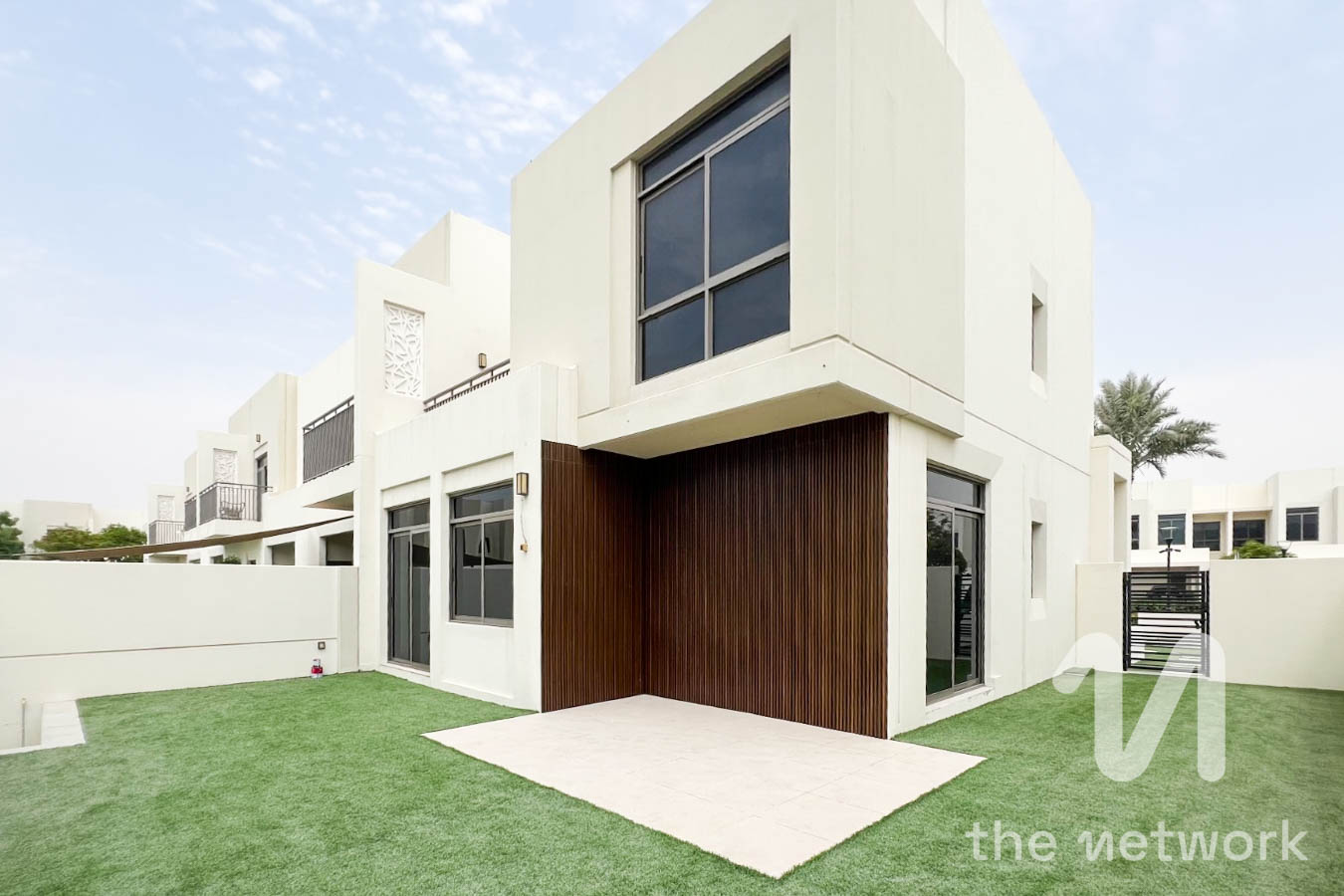 Large layout | Unfurnished | Landscaped garden