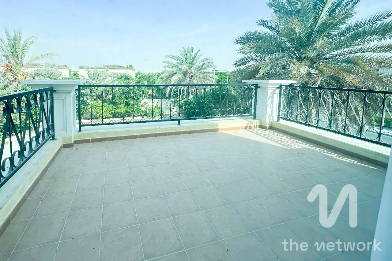 Corner Large Legacy Villa with Private Pool