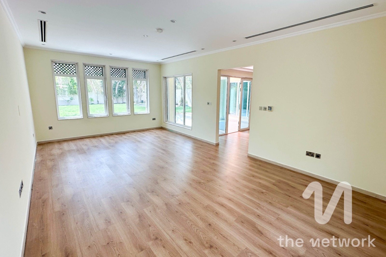 Landscaped | Good Location | Dist. 5| Keys with me
