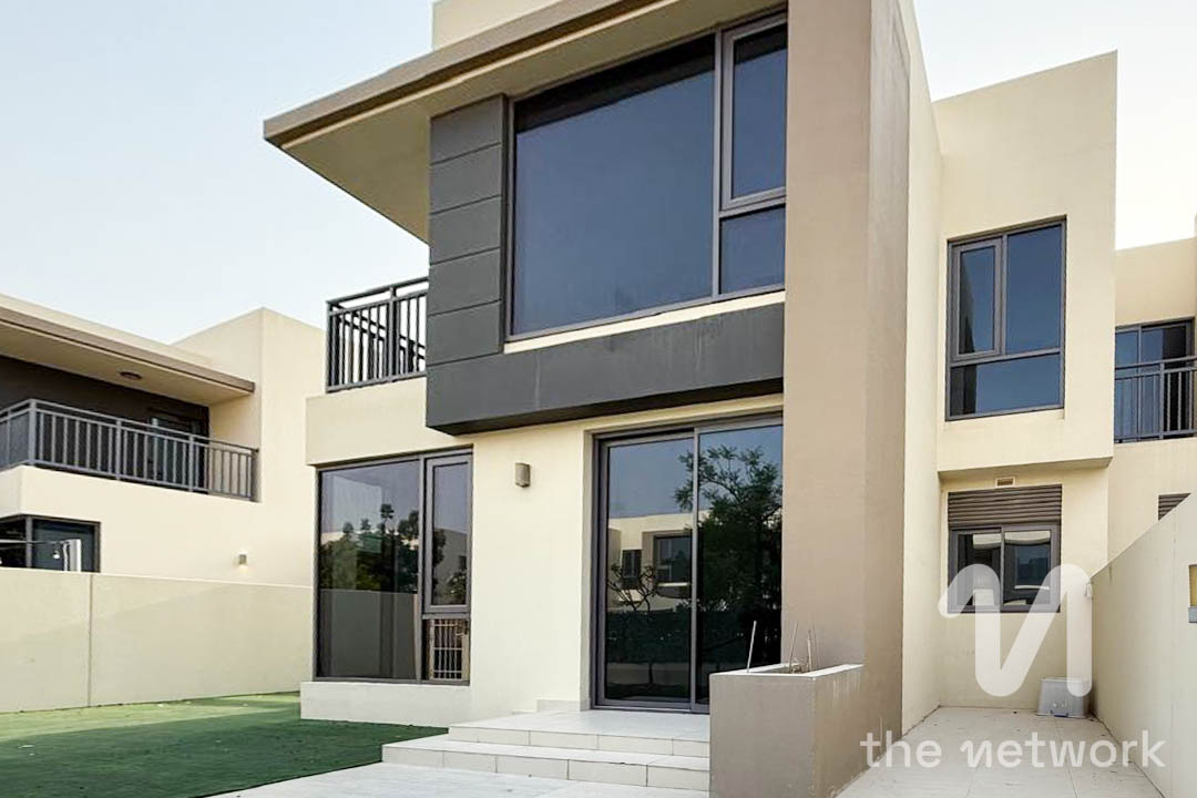 Vacant | Exceptional Condition| 4 BR + Maids