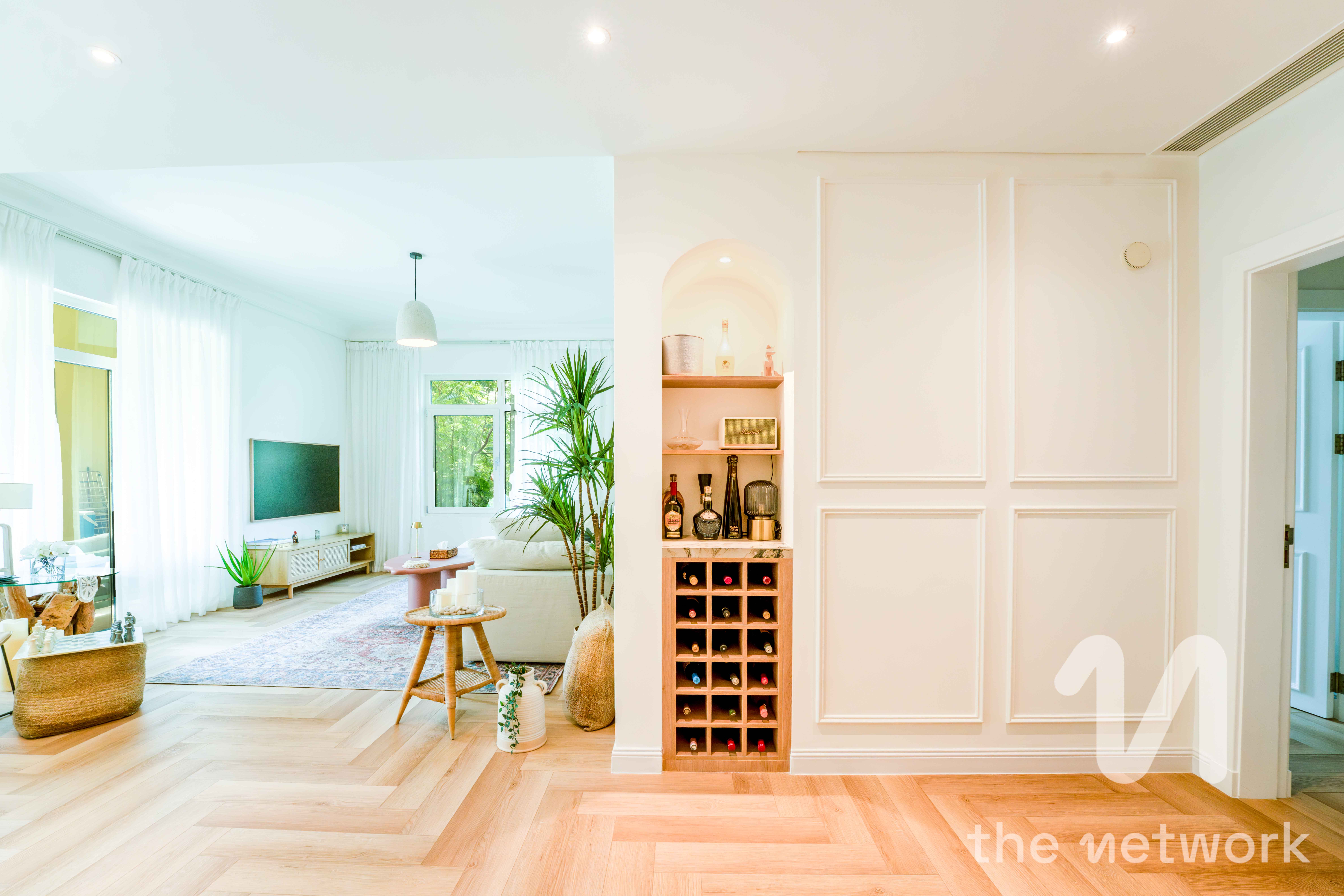 Fully Renovated | 3 Plus Maids | Park Access | VOT