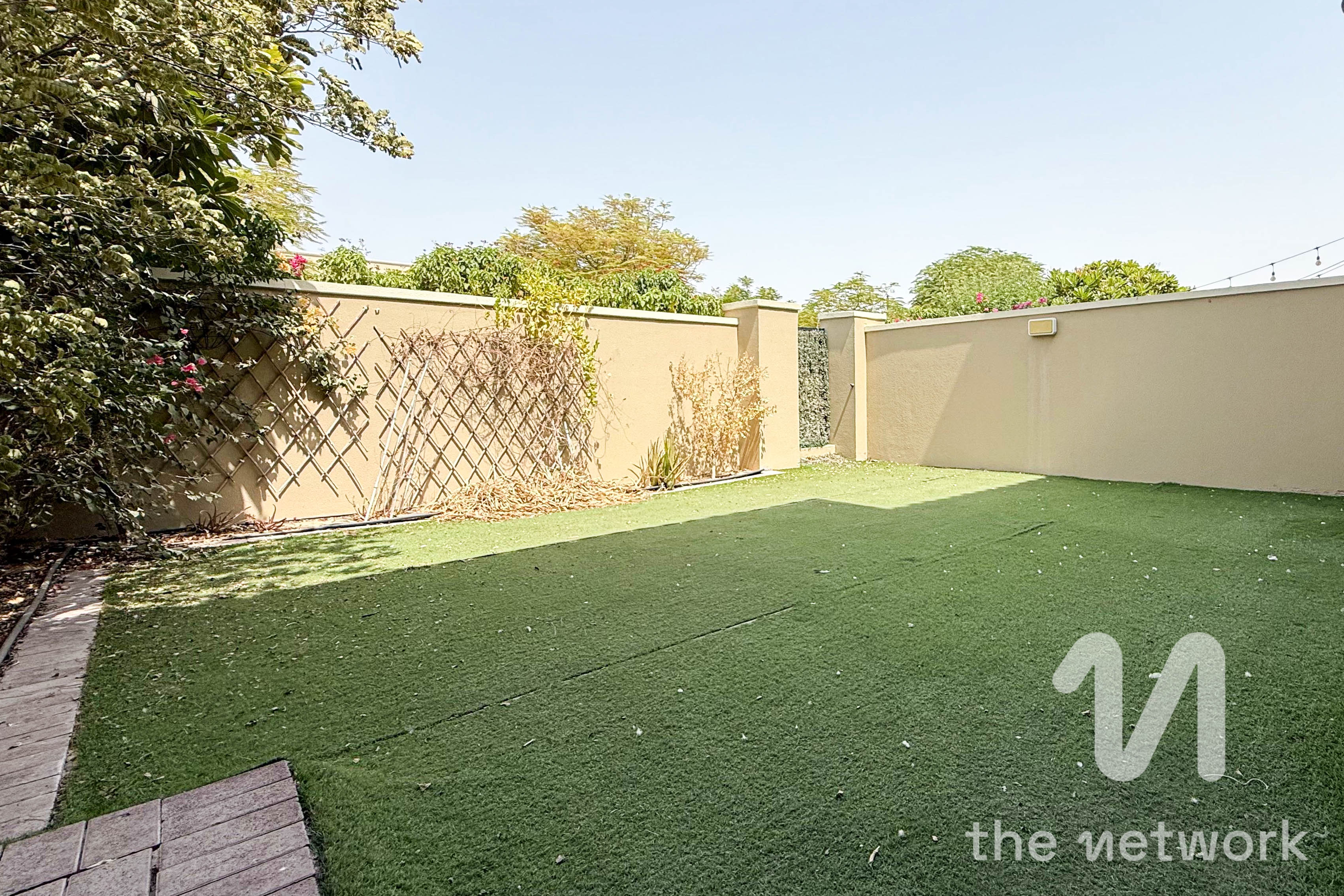 Ready To Move | Single Row | Close To Pool