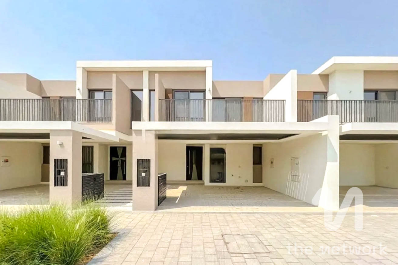 Close to Park and Pool l Open Plan l Modern Finish