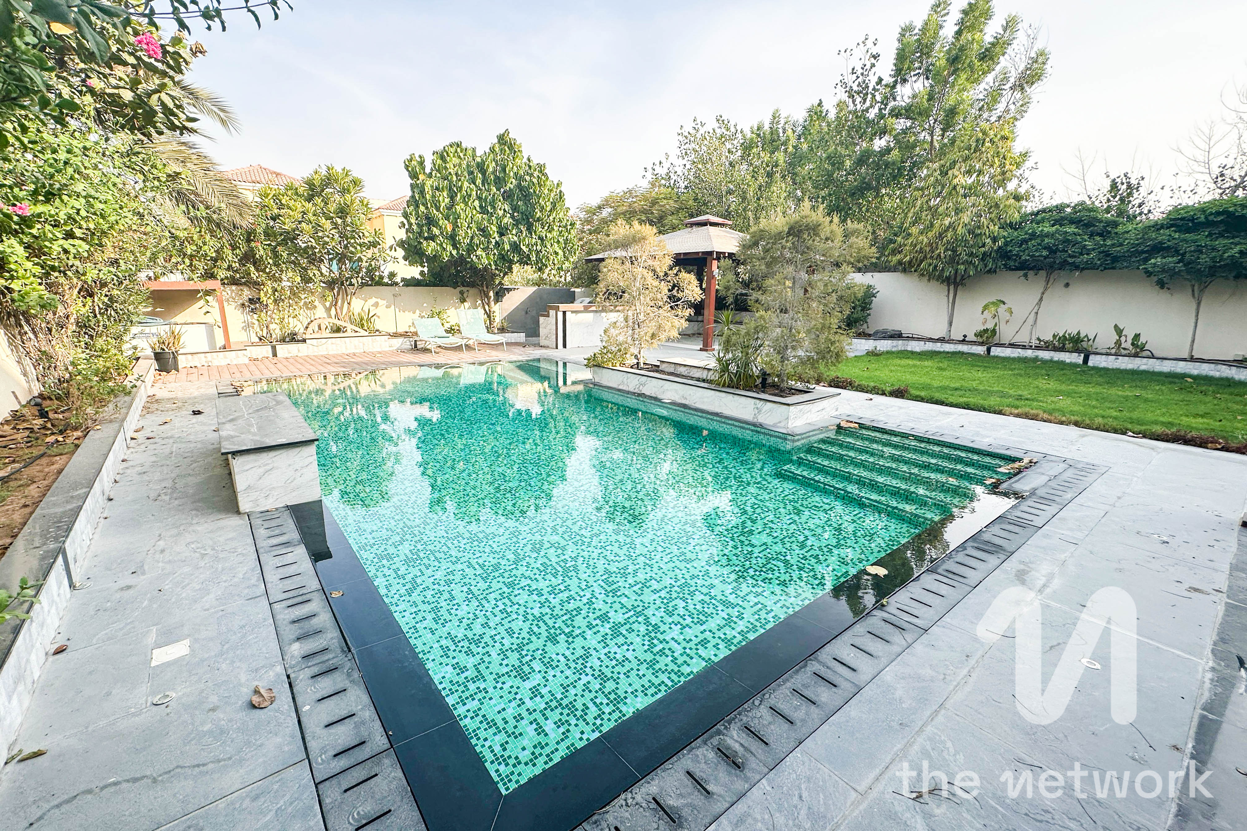 Upgraded | Pool | Keys with me | District 5