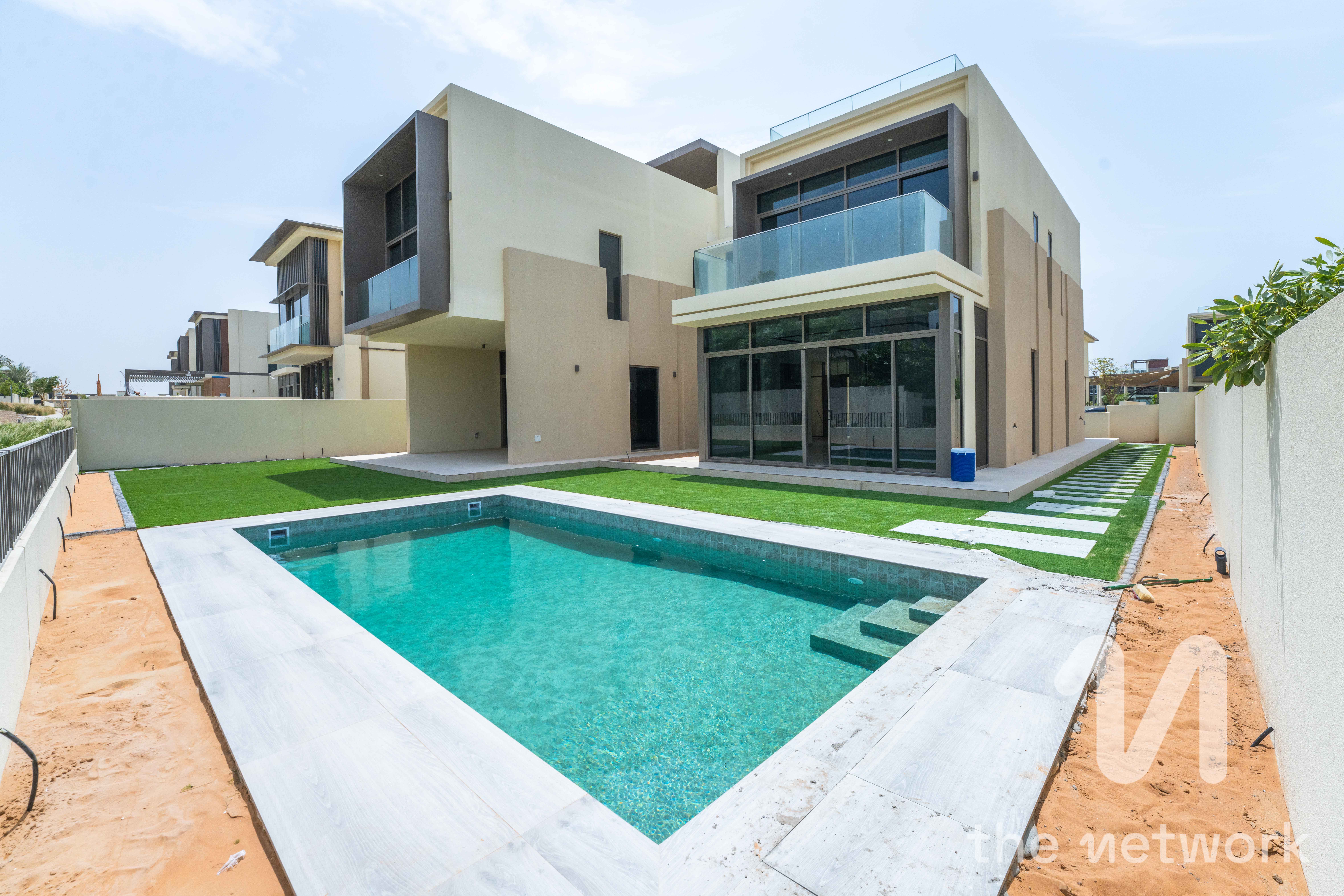 Burj Views | Private Pool | Brand New