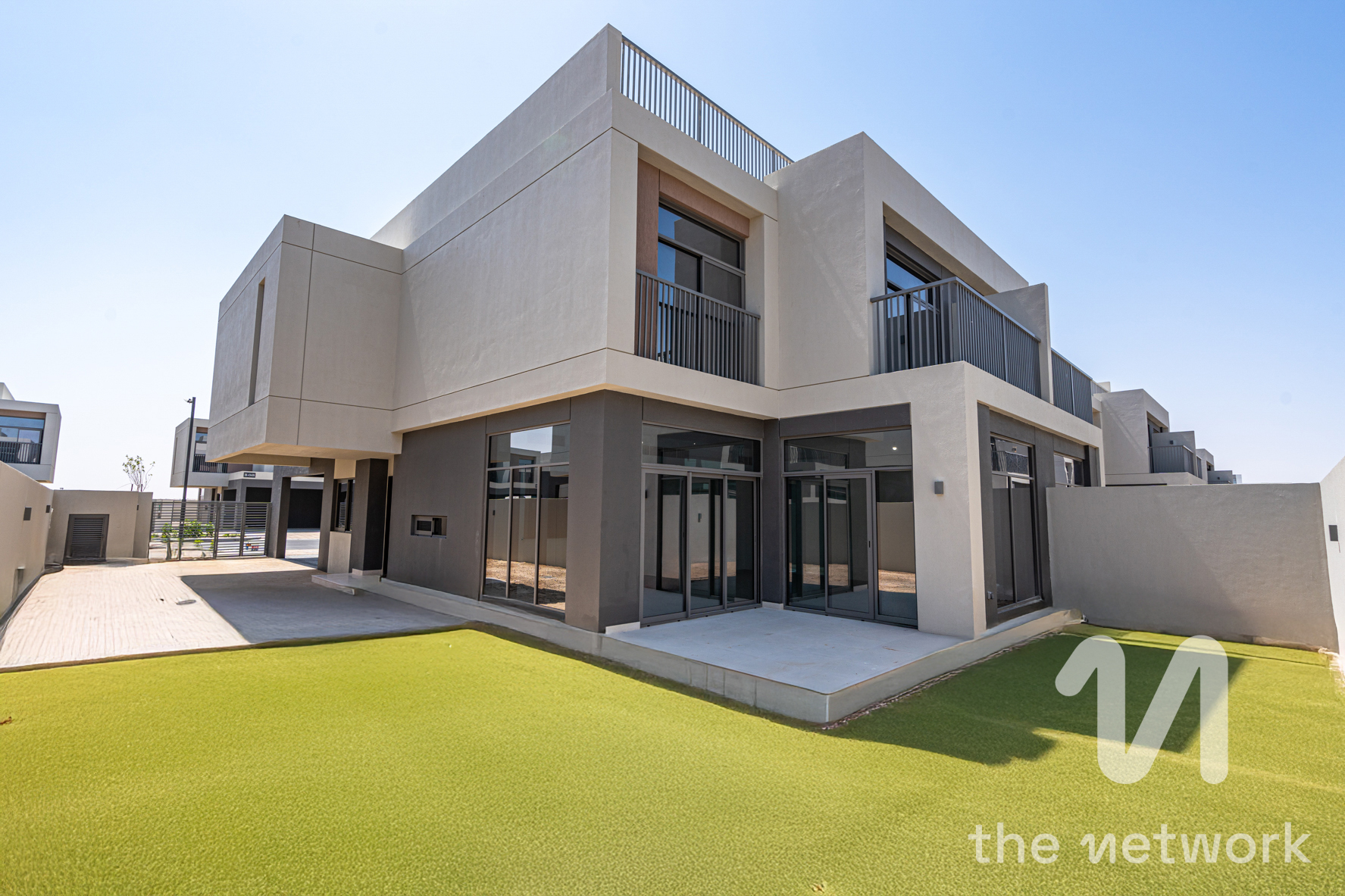12 Cheques | Premium Landscaping | Corner