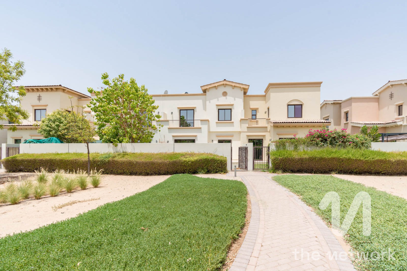 SINGLE ROW | WELL MAINTAINED | GREAT LAYOUT