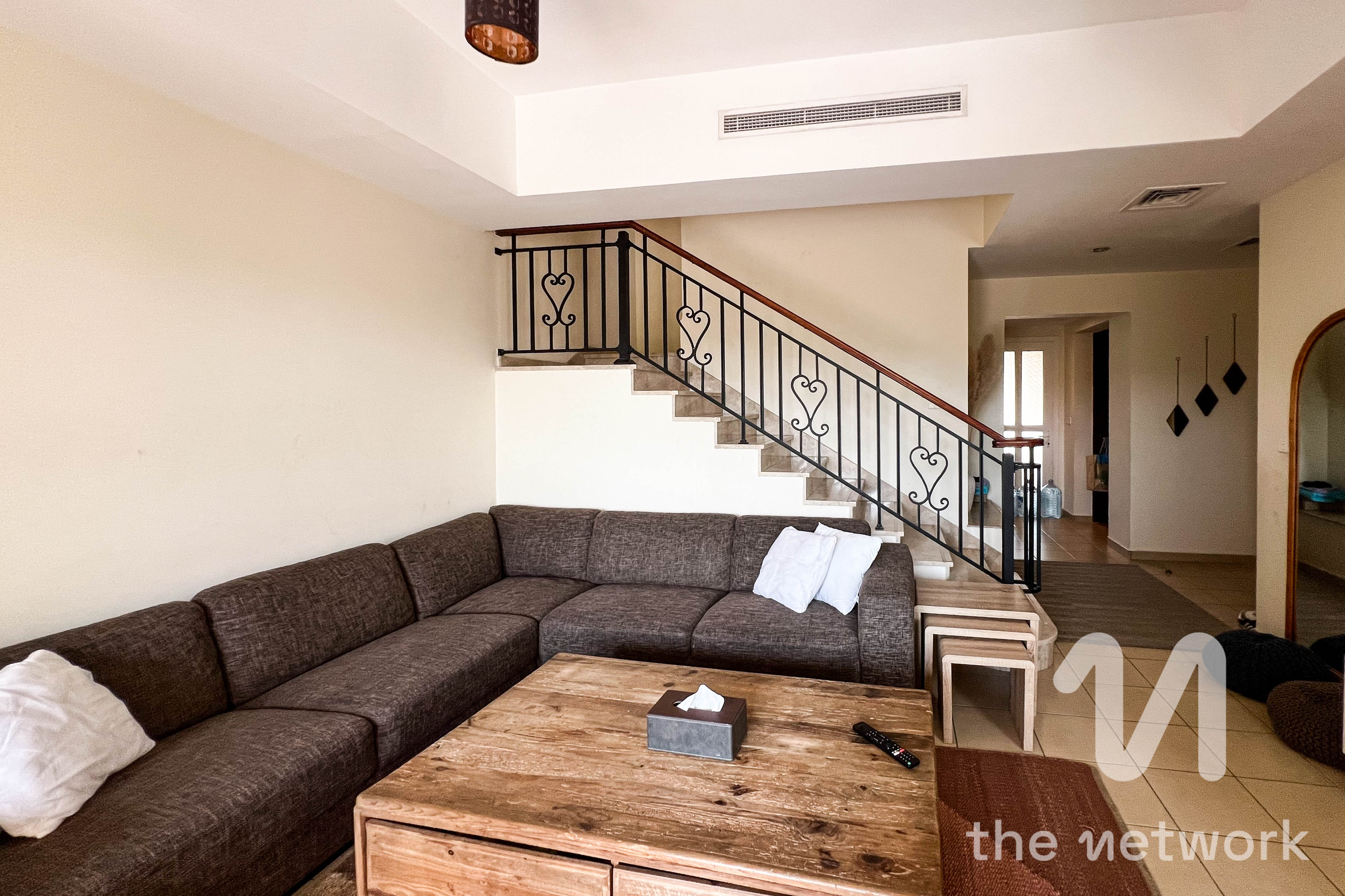 Spacious garden | Single Row | Unfurnished