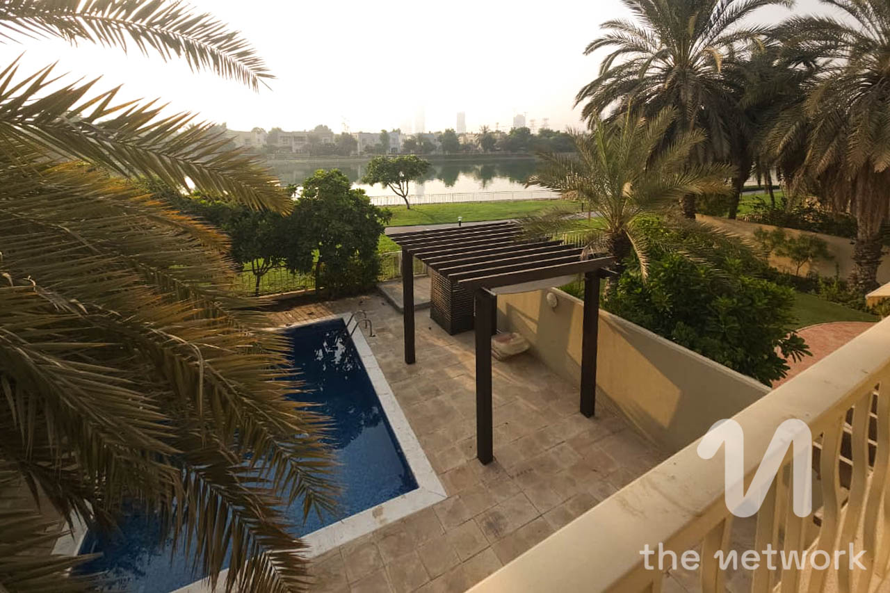 Lake View | Upgraded | Private Pool
