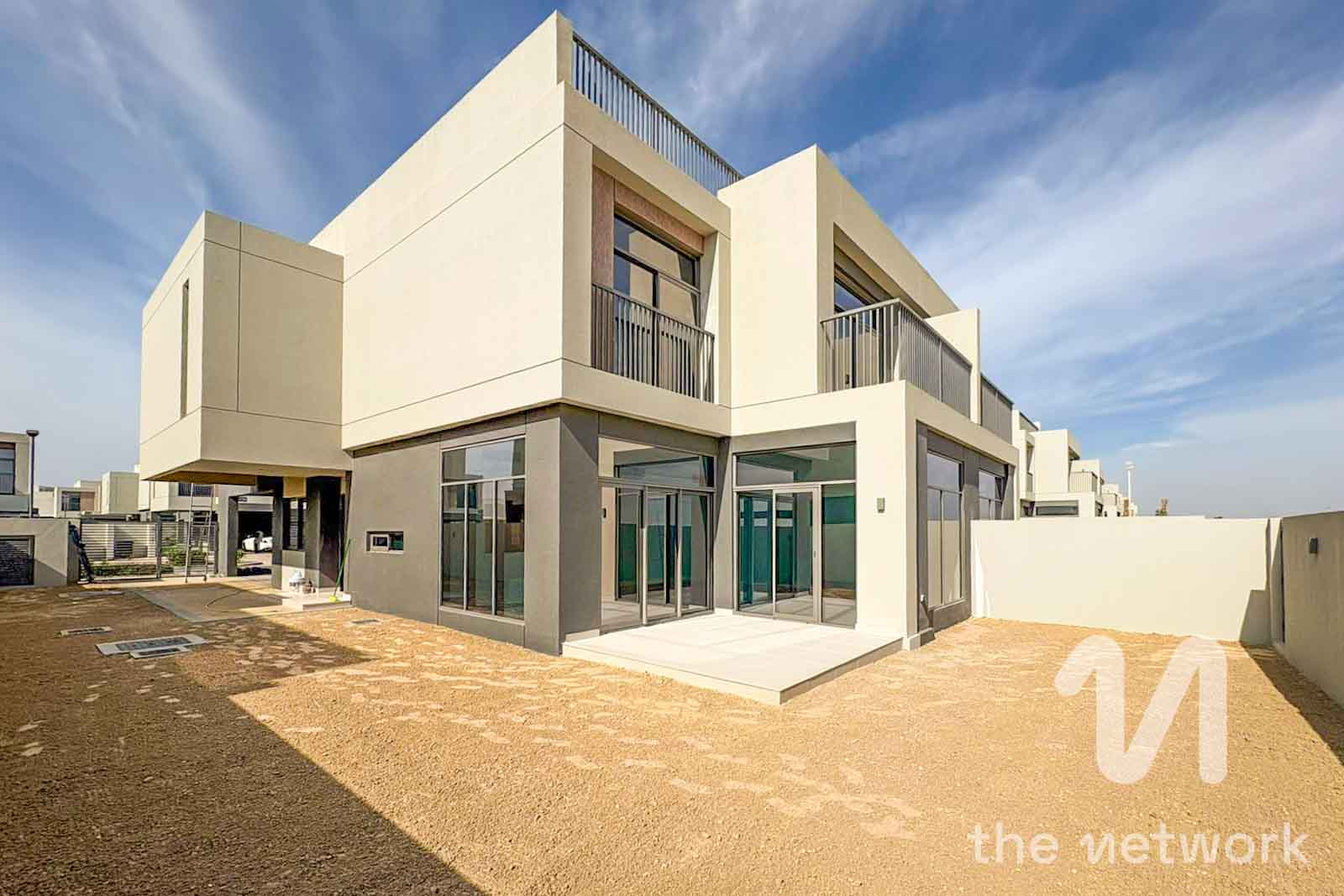 Single Row I Open to Offers I Vacant