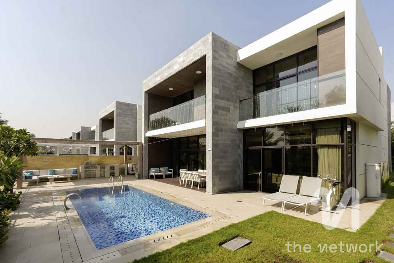 Standalone Villa | Stunning 5 Bed | Golf Course