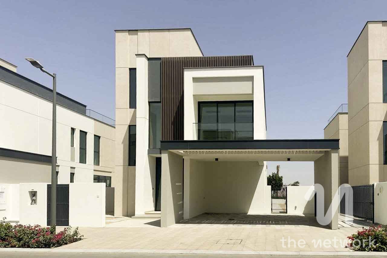 Direct to Pool and Park | Vacant and Ready
