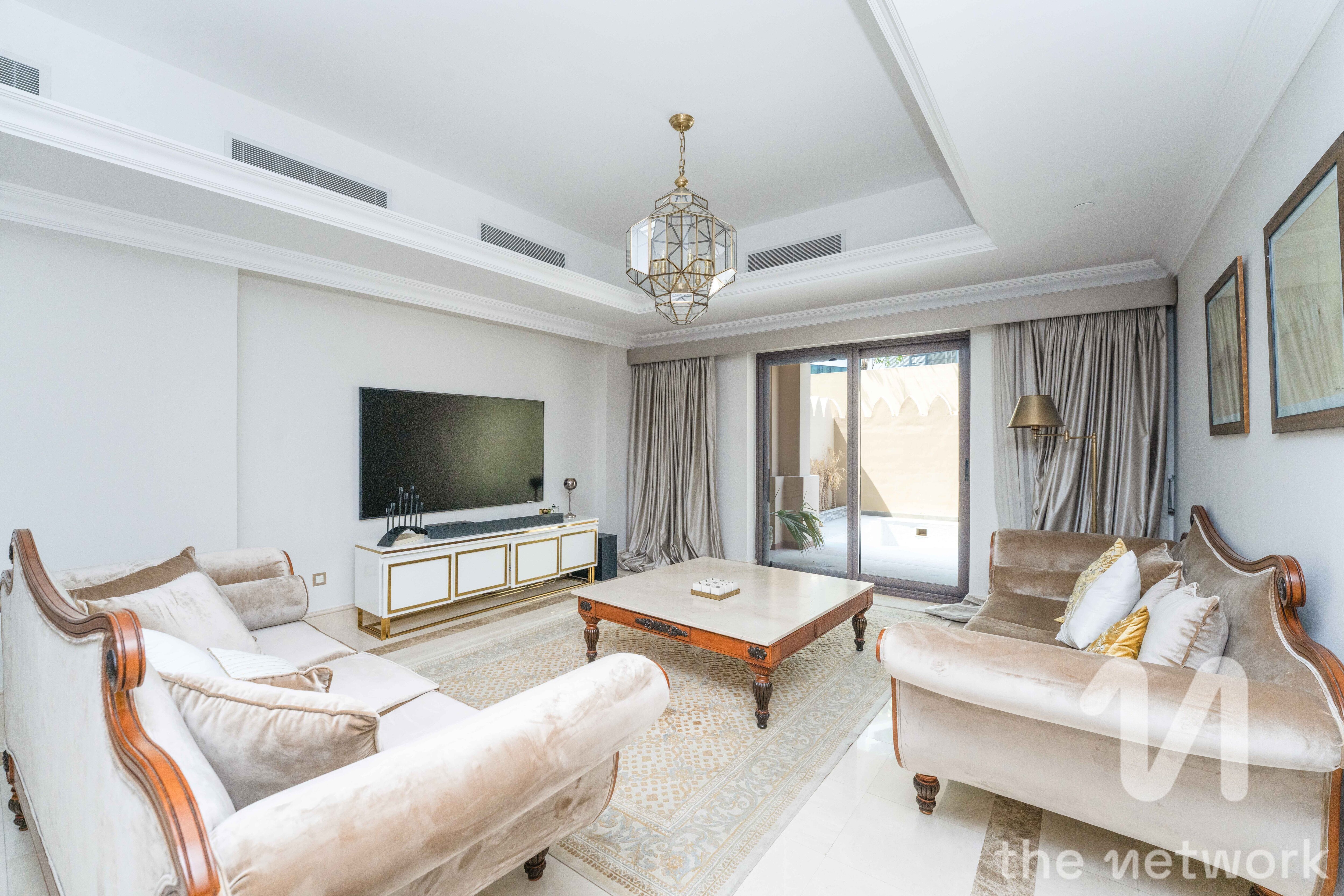 Vacant | Triplex 3Bed | 3 Cars Garage | West Beach