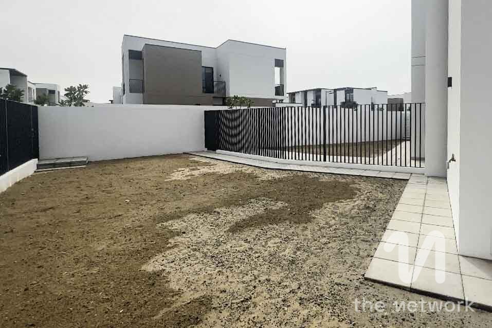 Prime Location | Large Plot | Negotiable