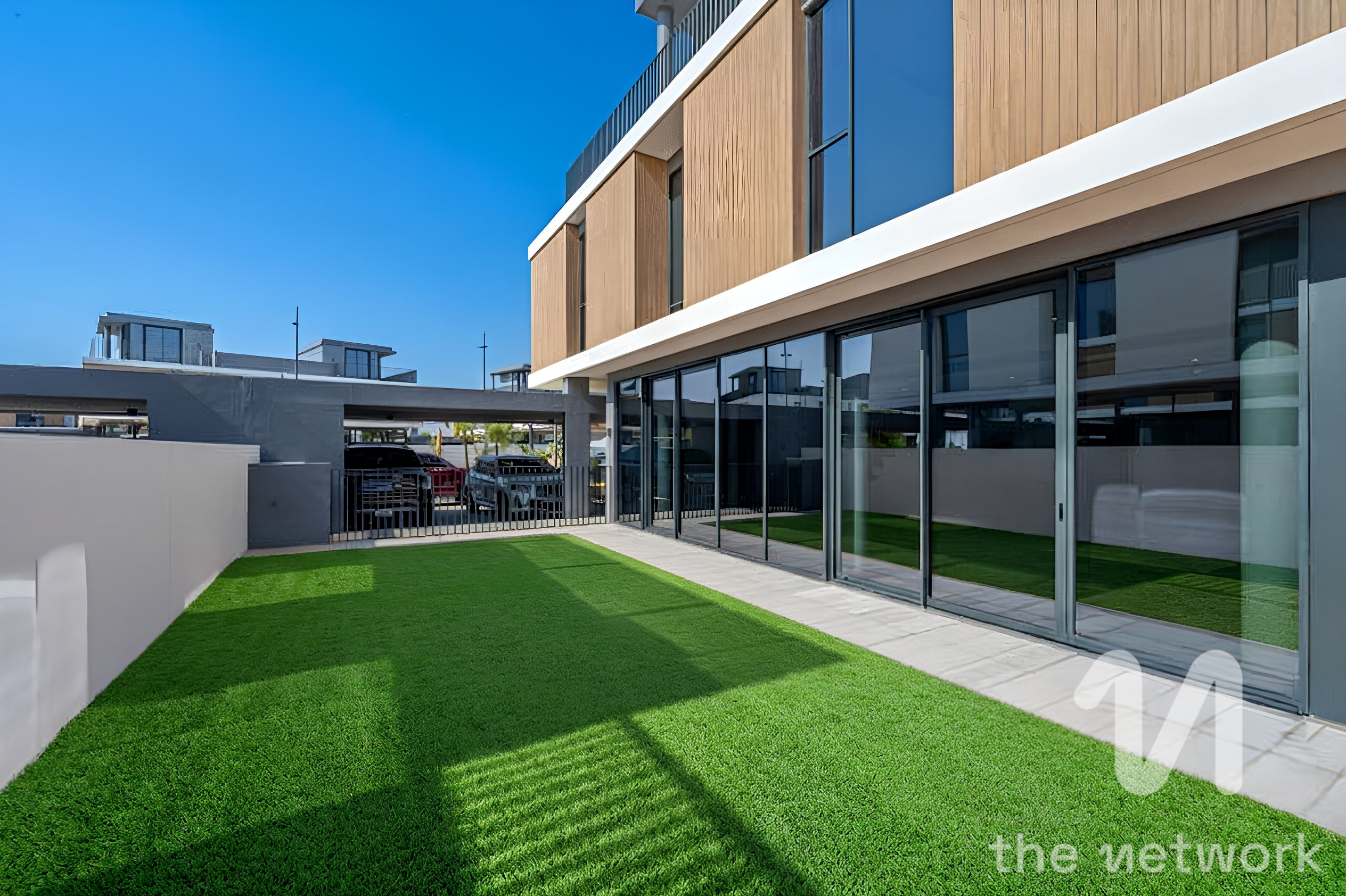 Exclusive I Landscaped Garden I Next to souk