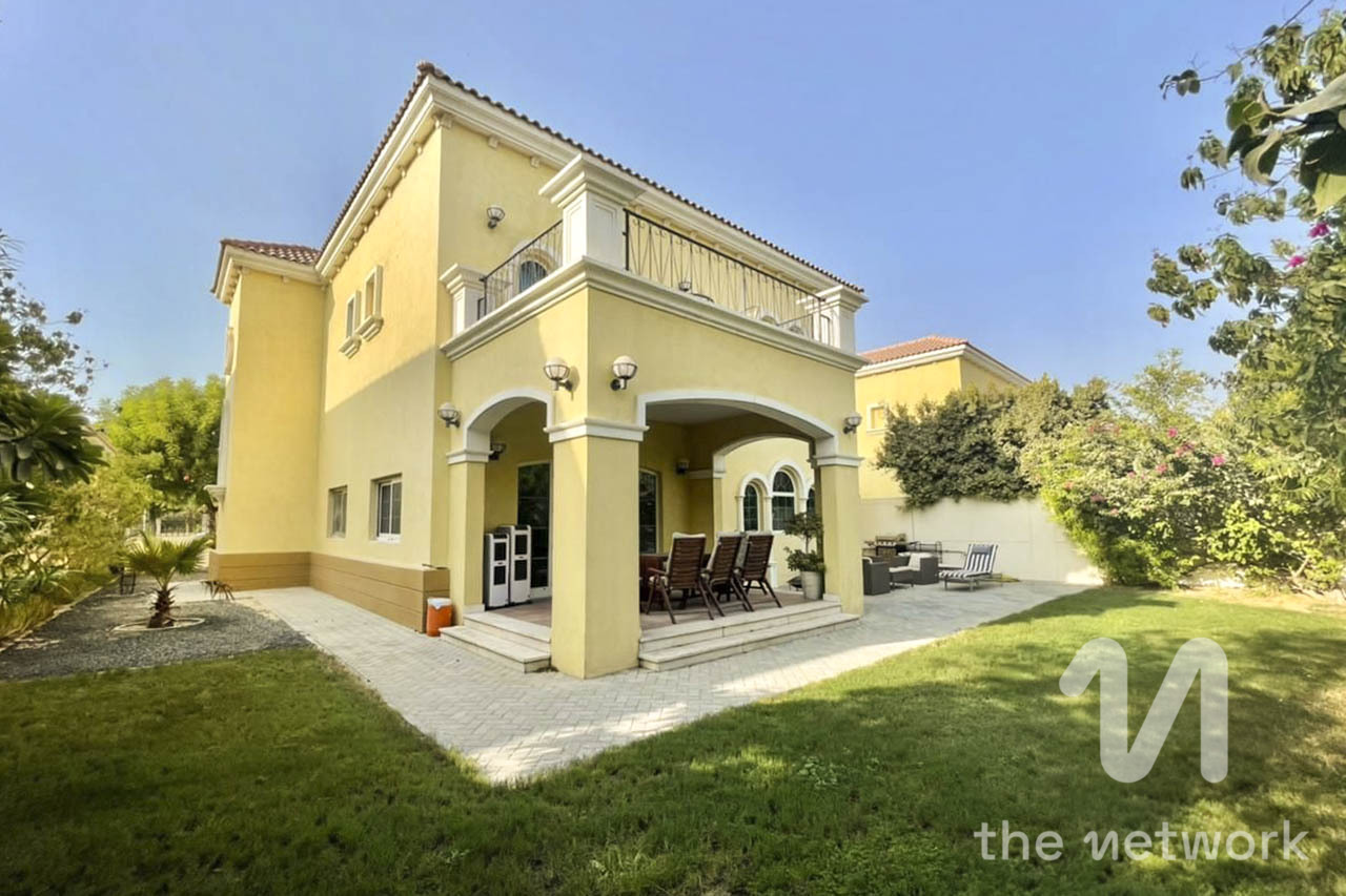 Single Row | Large Legacy | Well Maintained