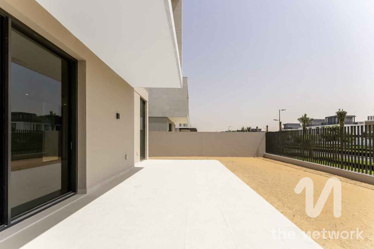 Best Location | 4 Beds | Genuine Listing