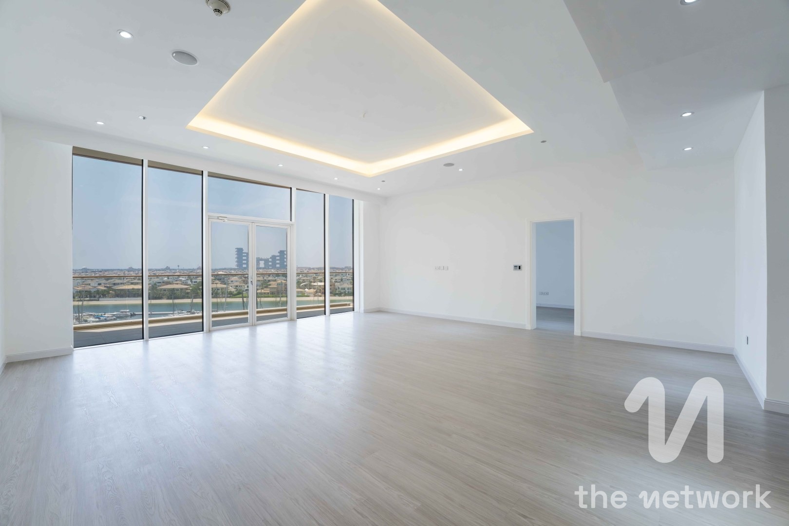 Vacant | Renovated 3 Bed | Sea With Atlantis Views