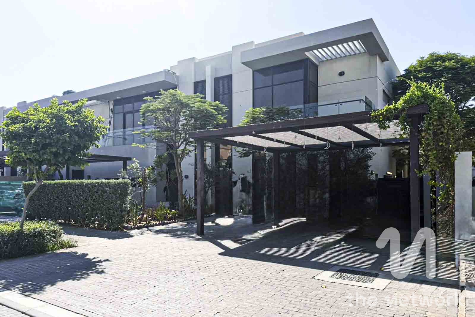 Well Maintained | Upgraded | End Unit