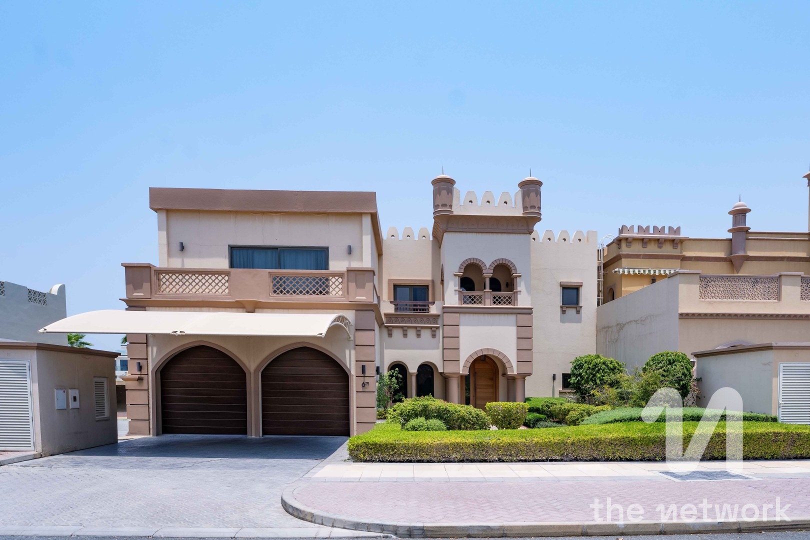 Unfurnished | Upgraded and Extended | Sea View