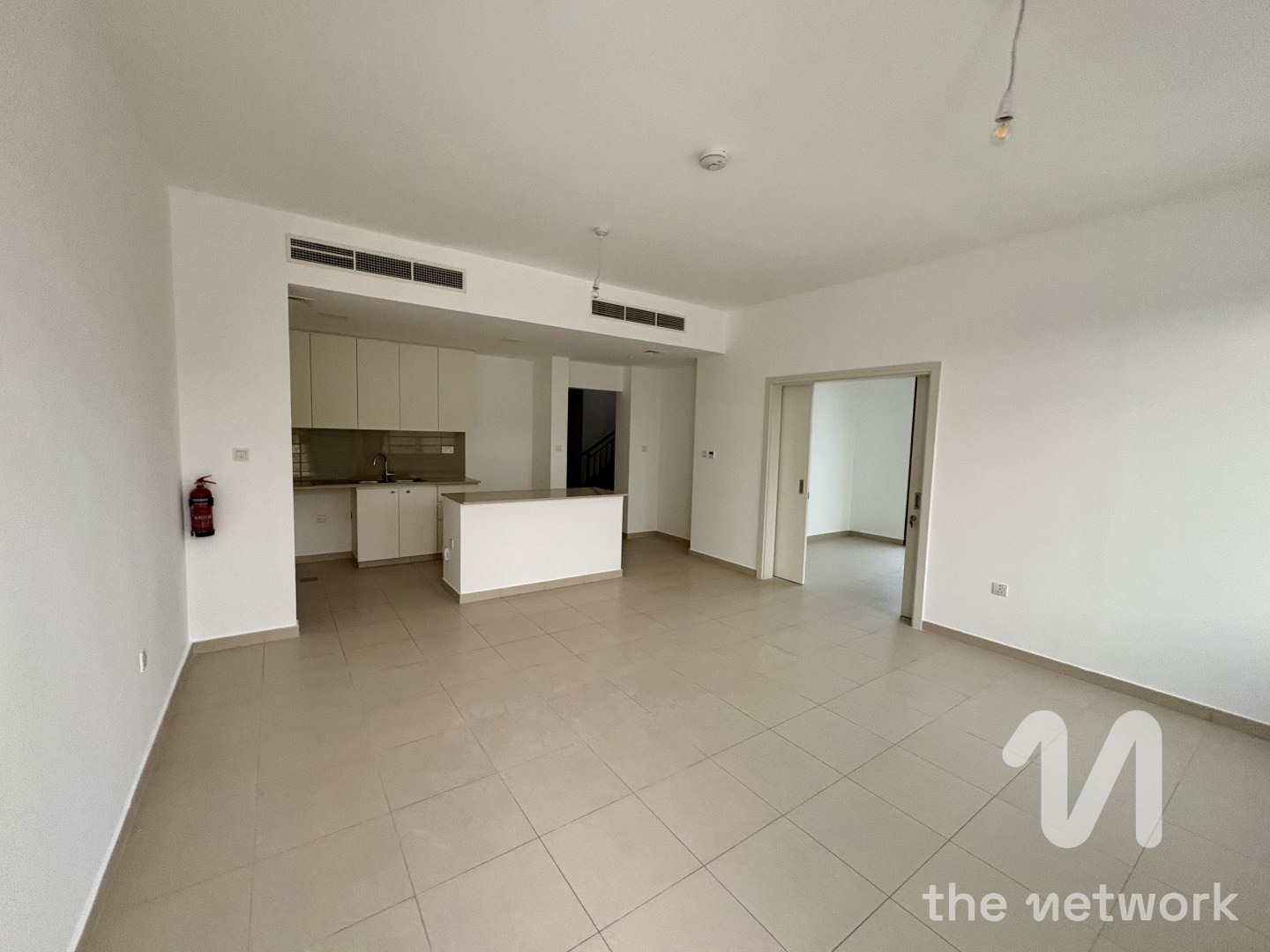 Vacant | 4 Bed TH | Corner | Close to Pool And Gym