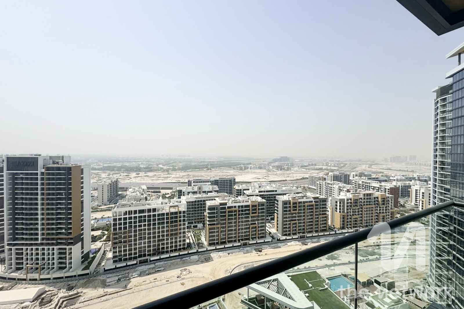12 Cheques | Lagoon View | Vacant