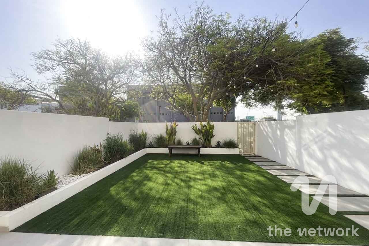 Fully Renovated | Opposite DBS | Maid's Room