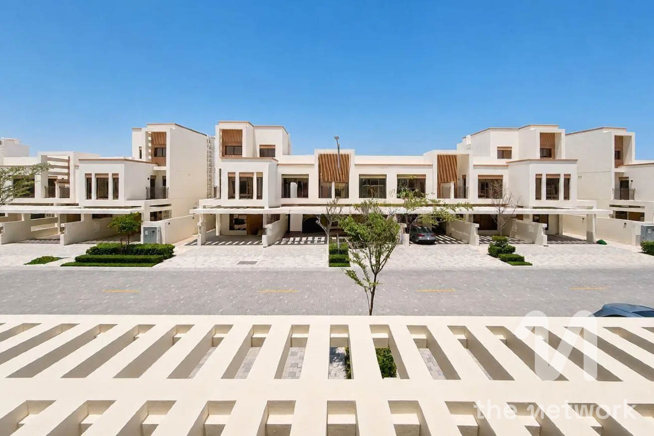 4BR Townhouse | Vacant | Luxurious Living