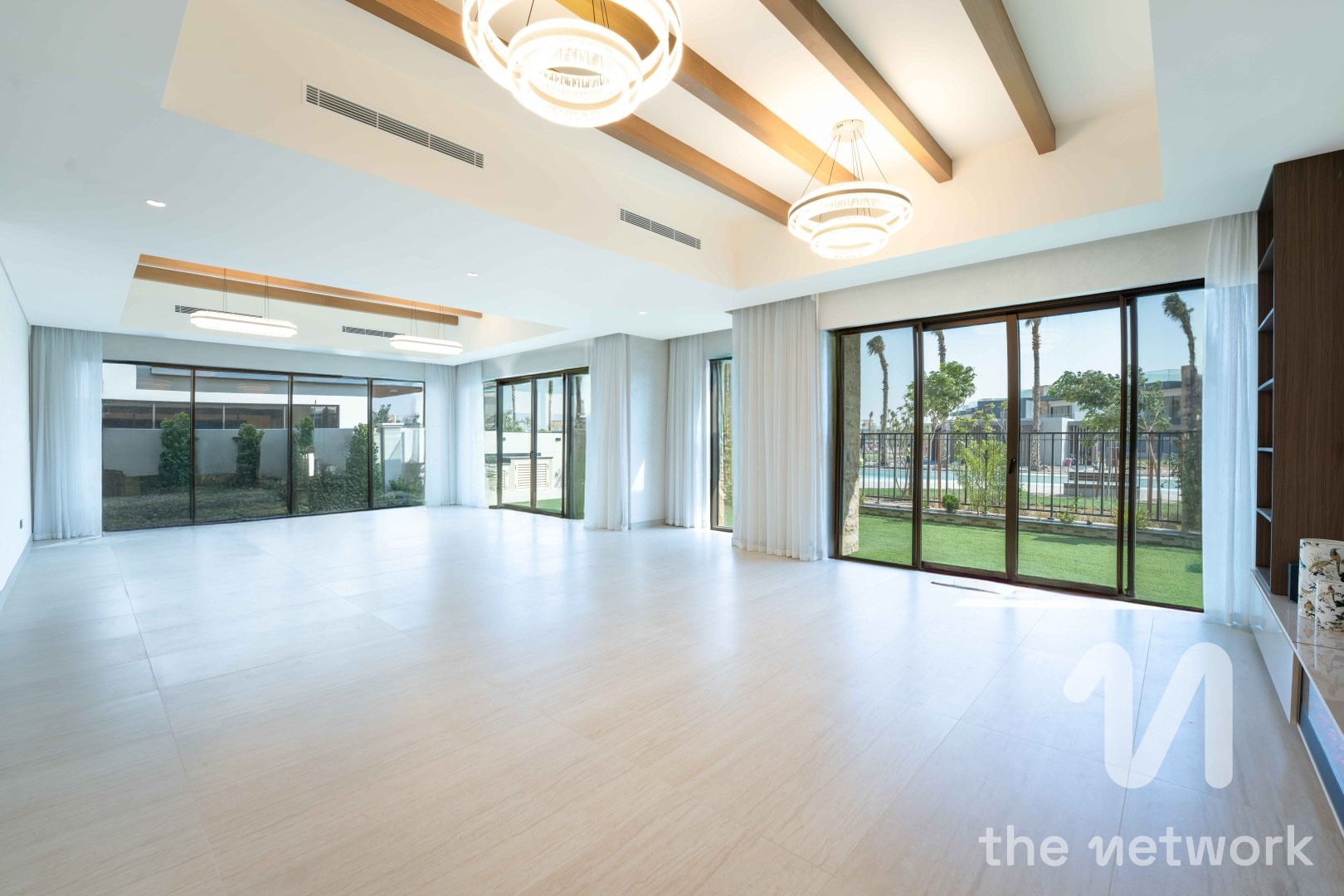 Luxurious 6BR Villa | Prime Lagoon Facing