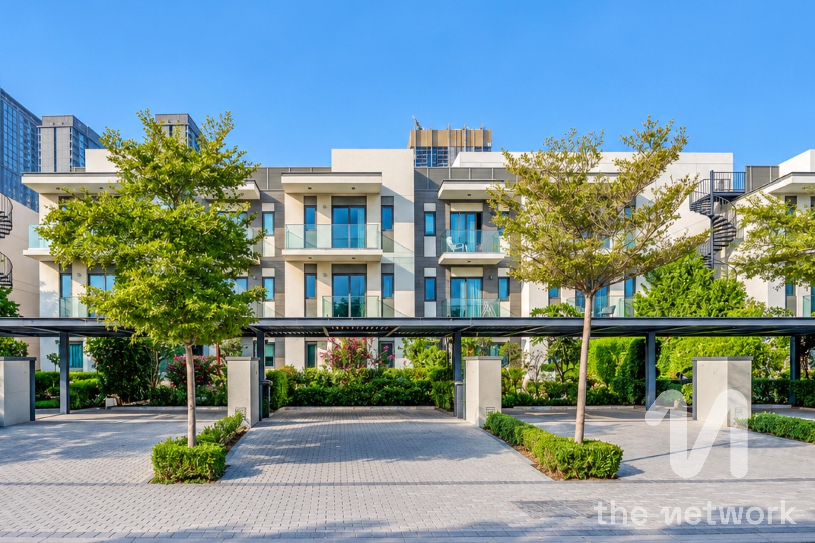 Available Now | 5 Beds with Maid | Spacious Garde