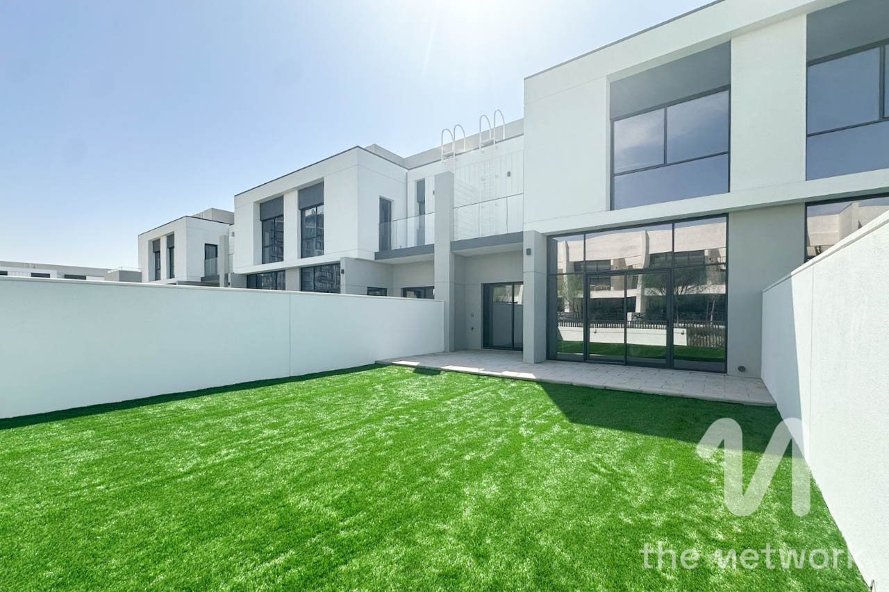 3BR Townhouse | Murooj West | Prime Location