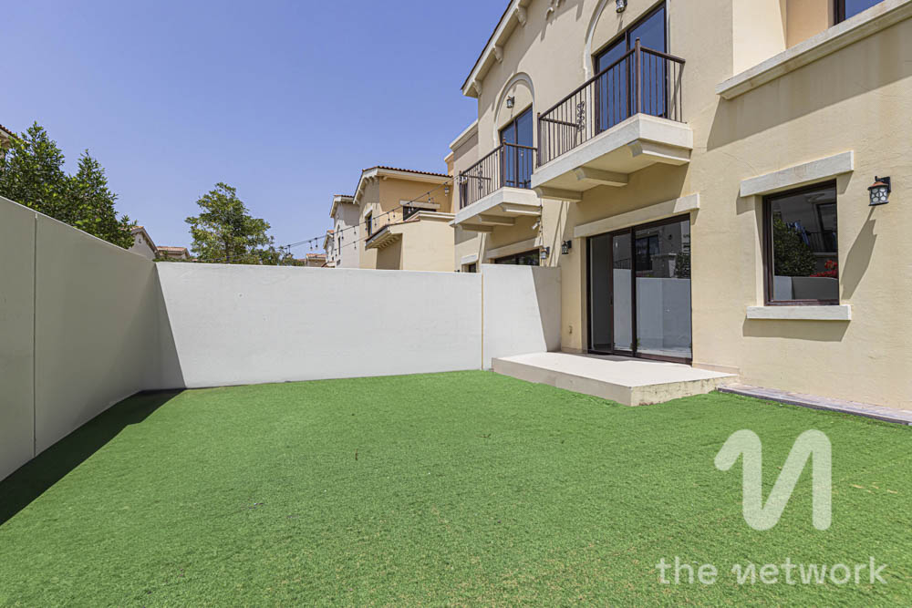 SINGLE ROW | VACANT | VIEW TODAY