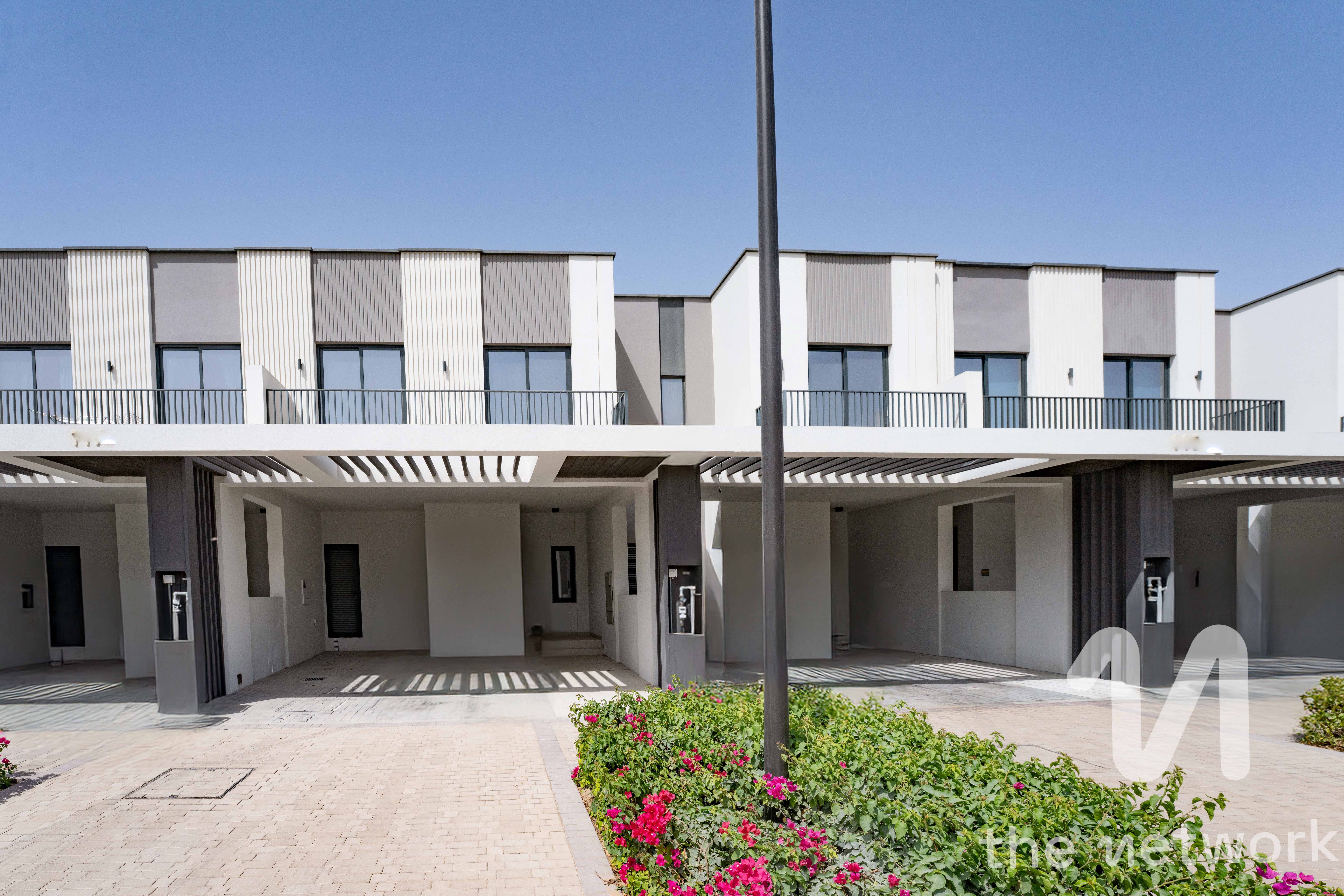 Ready To Move-in | Well Maintained | Single Row