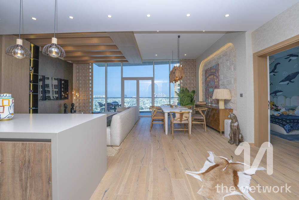 Fully Upgraded | 3 Car Slots | On High Floor | VOT