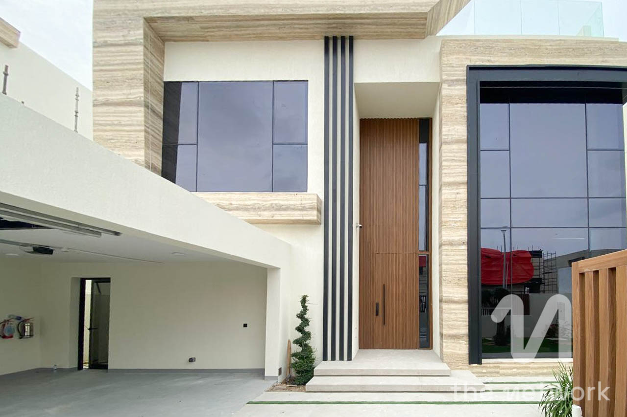 Luxury 5BR Villa | Jumeirah Park Homes | Lake view