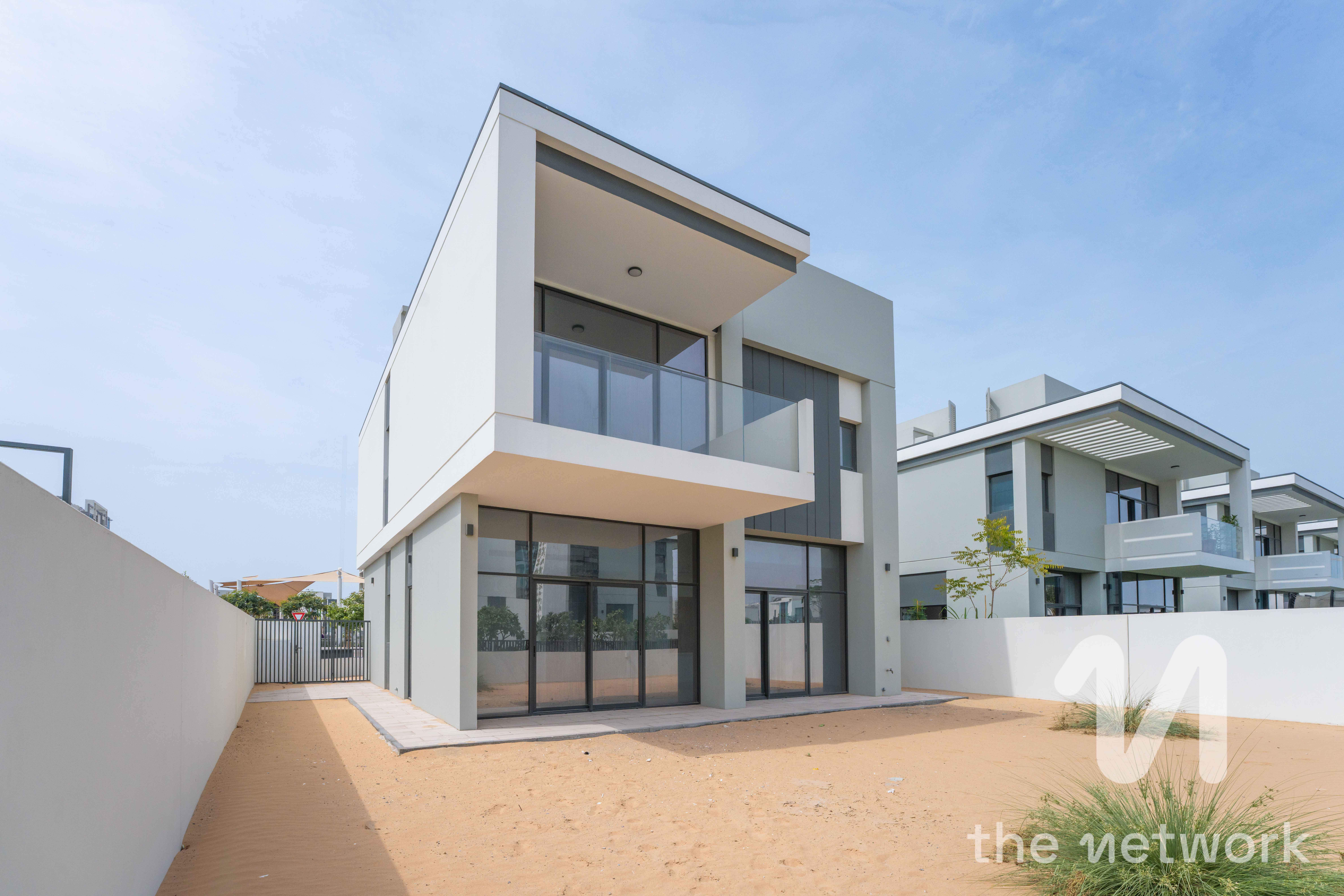 Best Price | Single-row  | Murooj Corner Villa