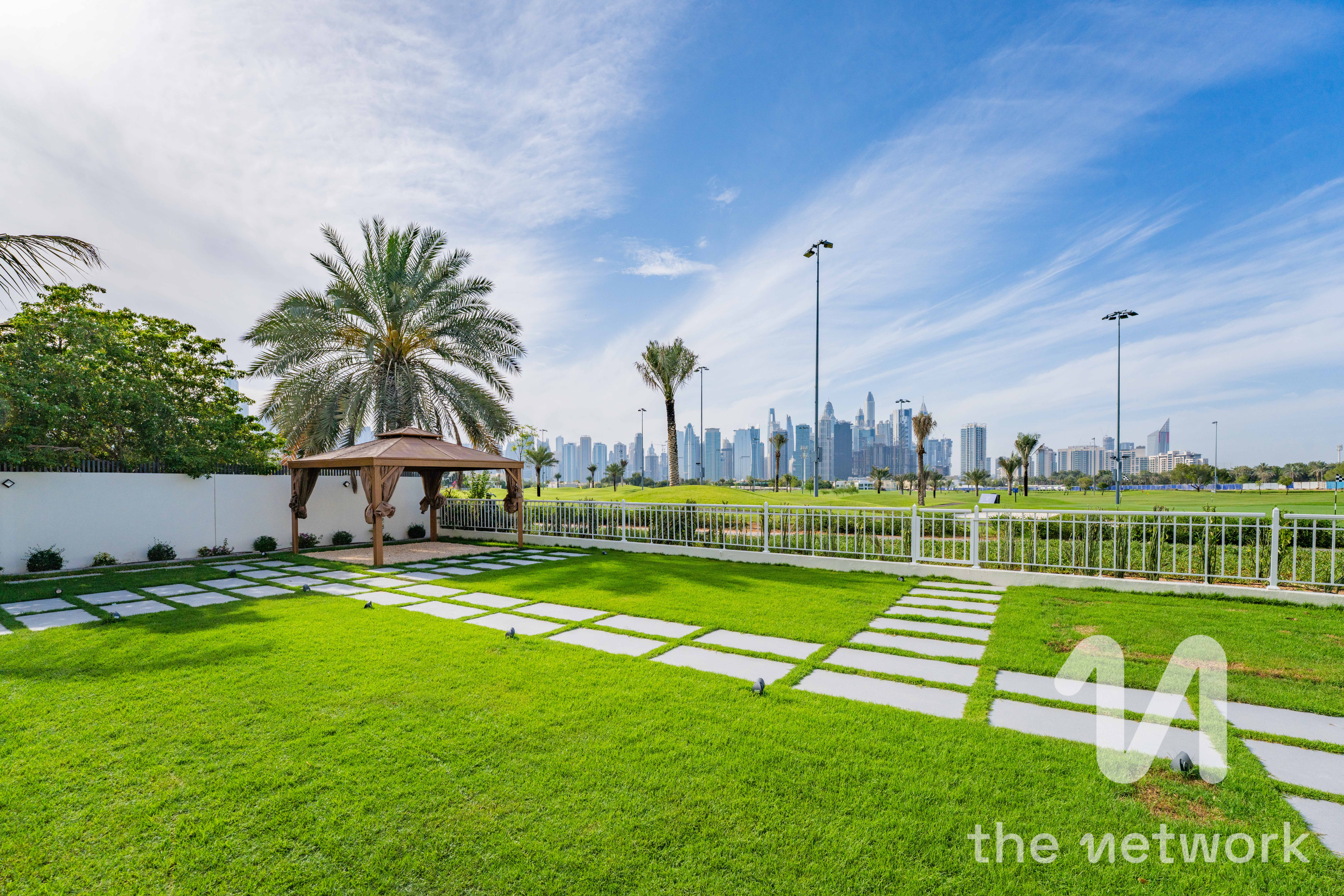 Upgraded 4BR Villa | Private Garden | Meadows 5