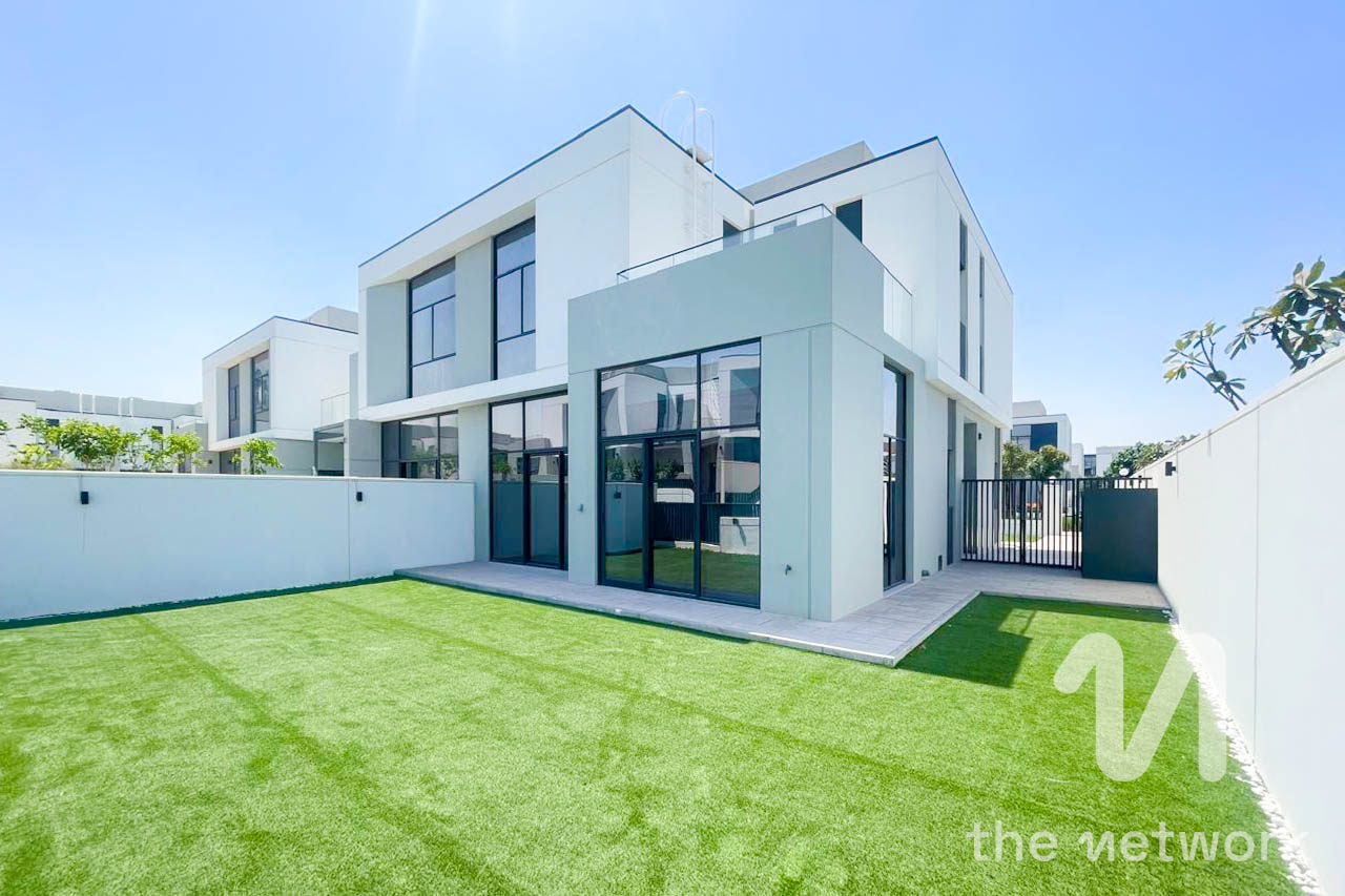 4BR Townhouse | Spacious Layout | Al Furjan West