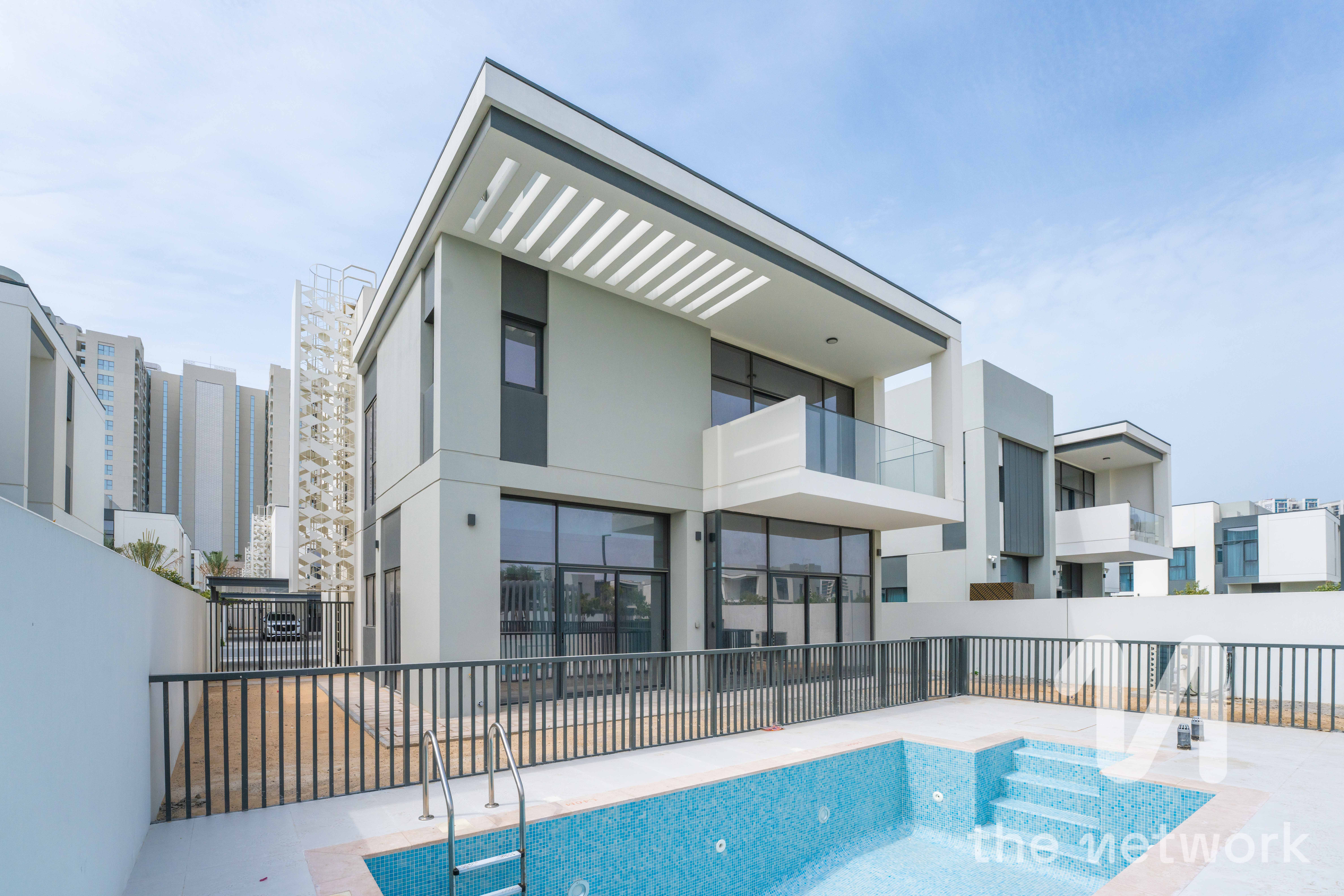 Vacant | Private Pool | Across from Park