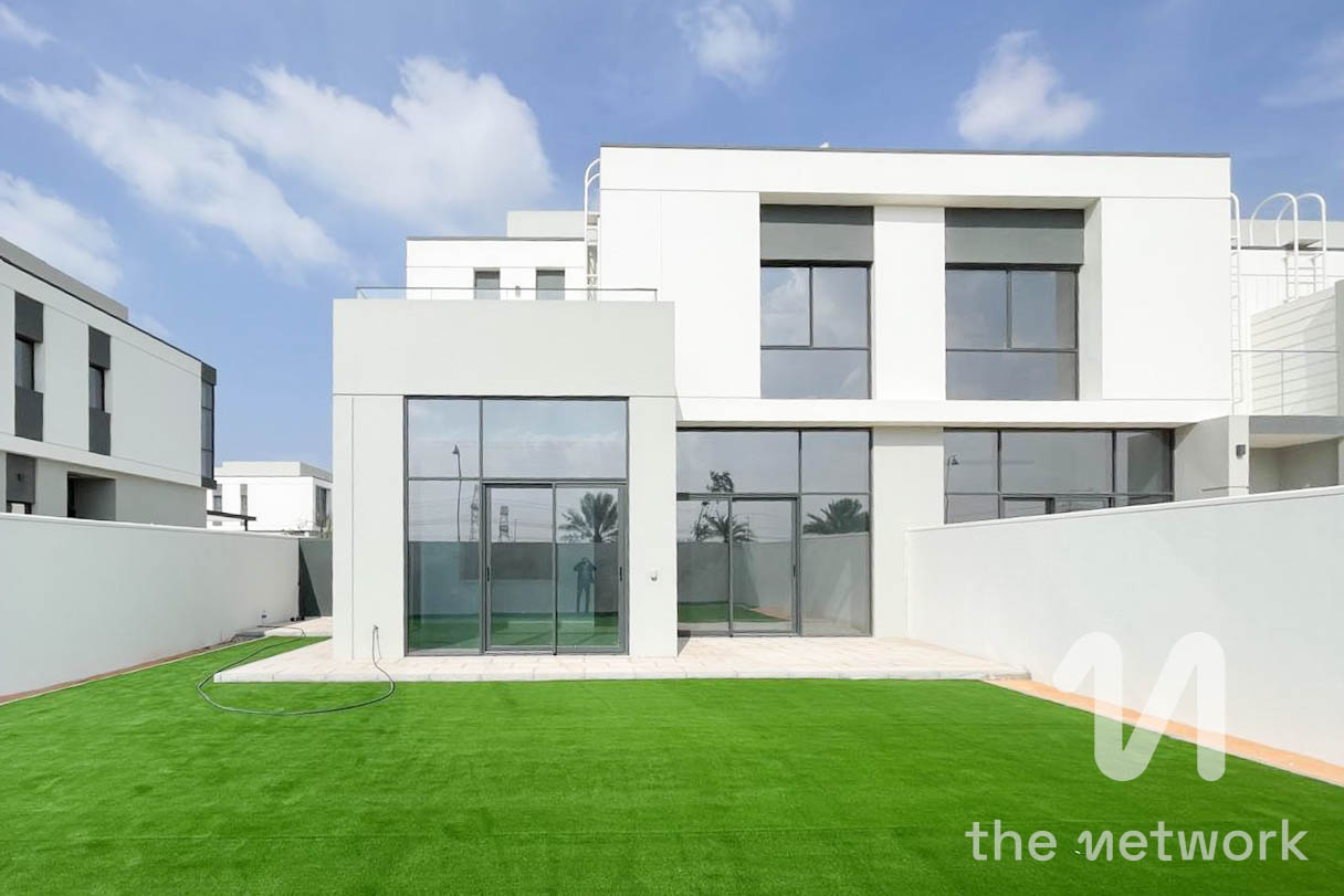 4BR Townhouse | Vacant | Spacious Layout