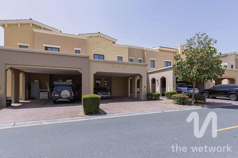 Well Maintained | Landscaped | 3BR+M