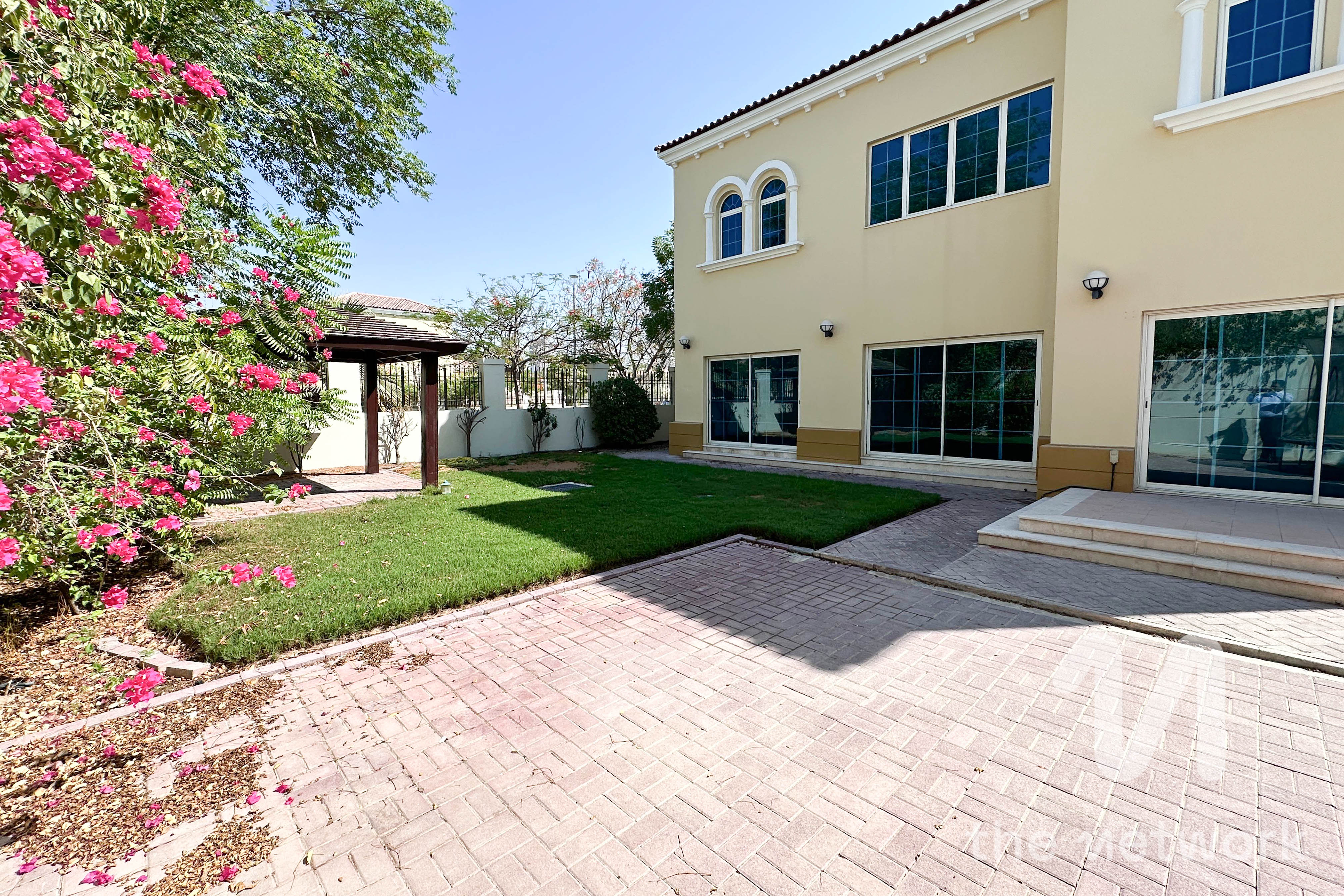 Legacy 4 bedrooms Maids Legacy Villa for Rent D8