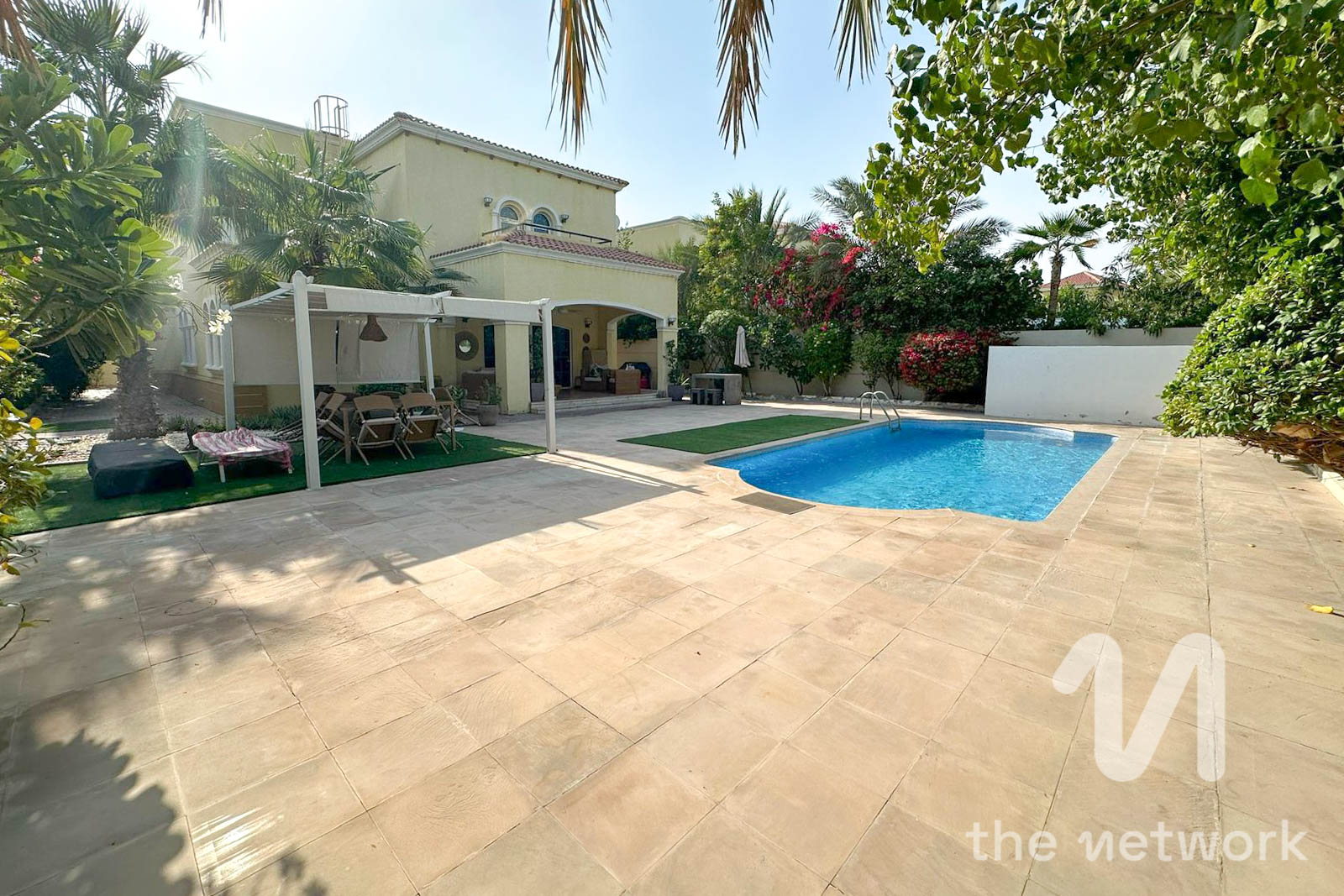 Single Row | Private Pool | Ready to Move-in