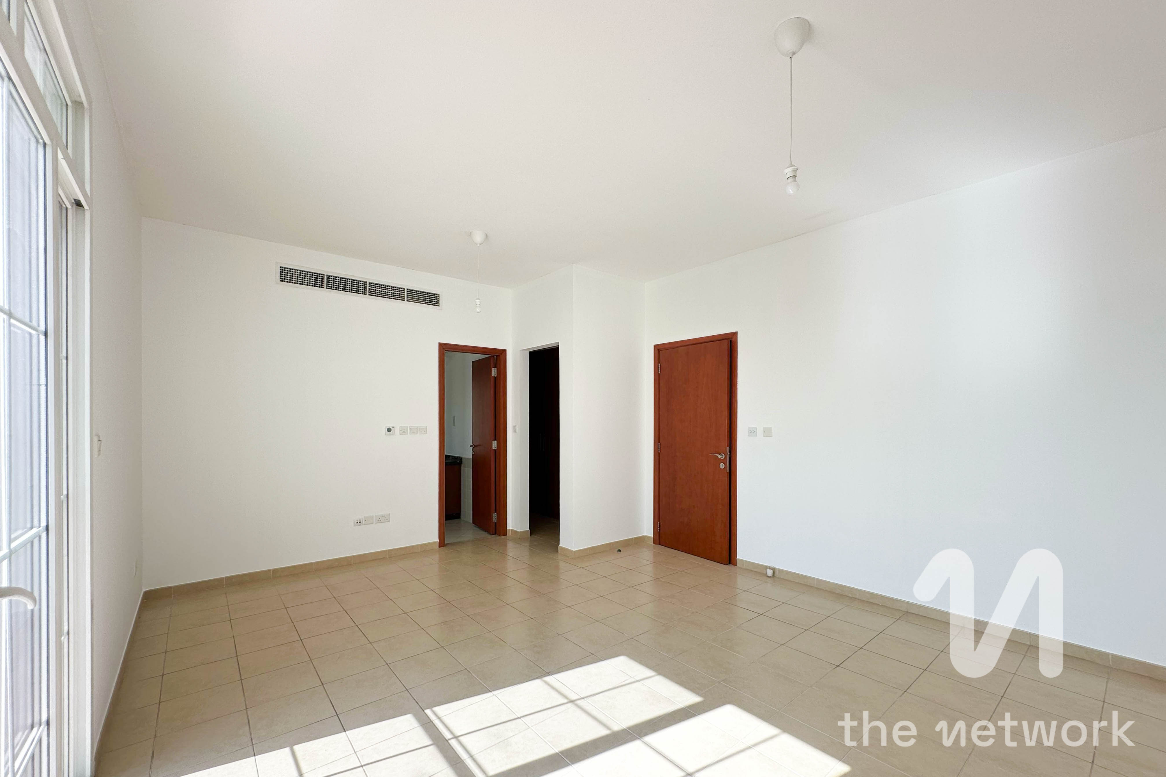 Upgraded 3BR Villa | Peaceful Lakeside Living
