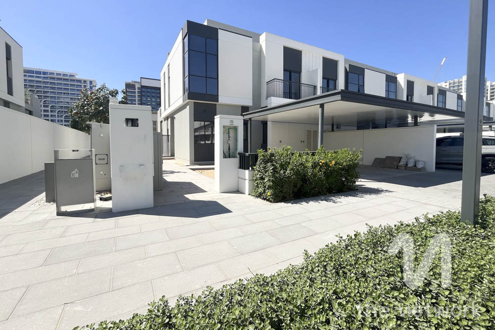 4BR Townhouse | Large Plot | Murooj Al Furjan
