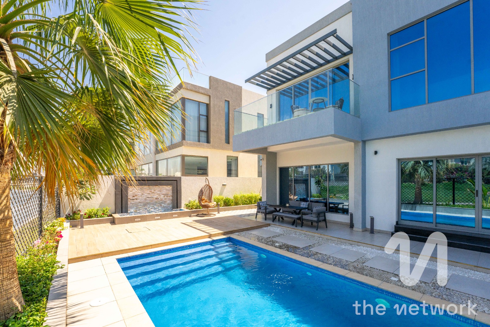 Custom 4BR | Lake View | Jumeirah Park Homes