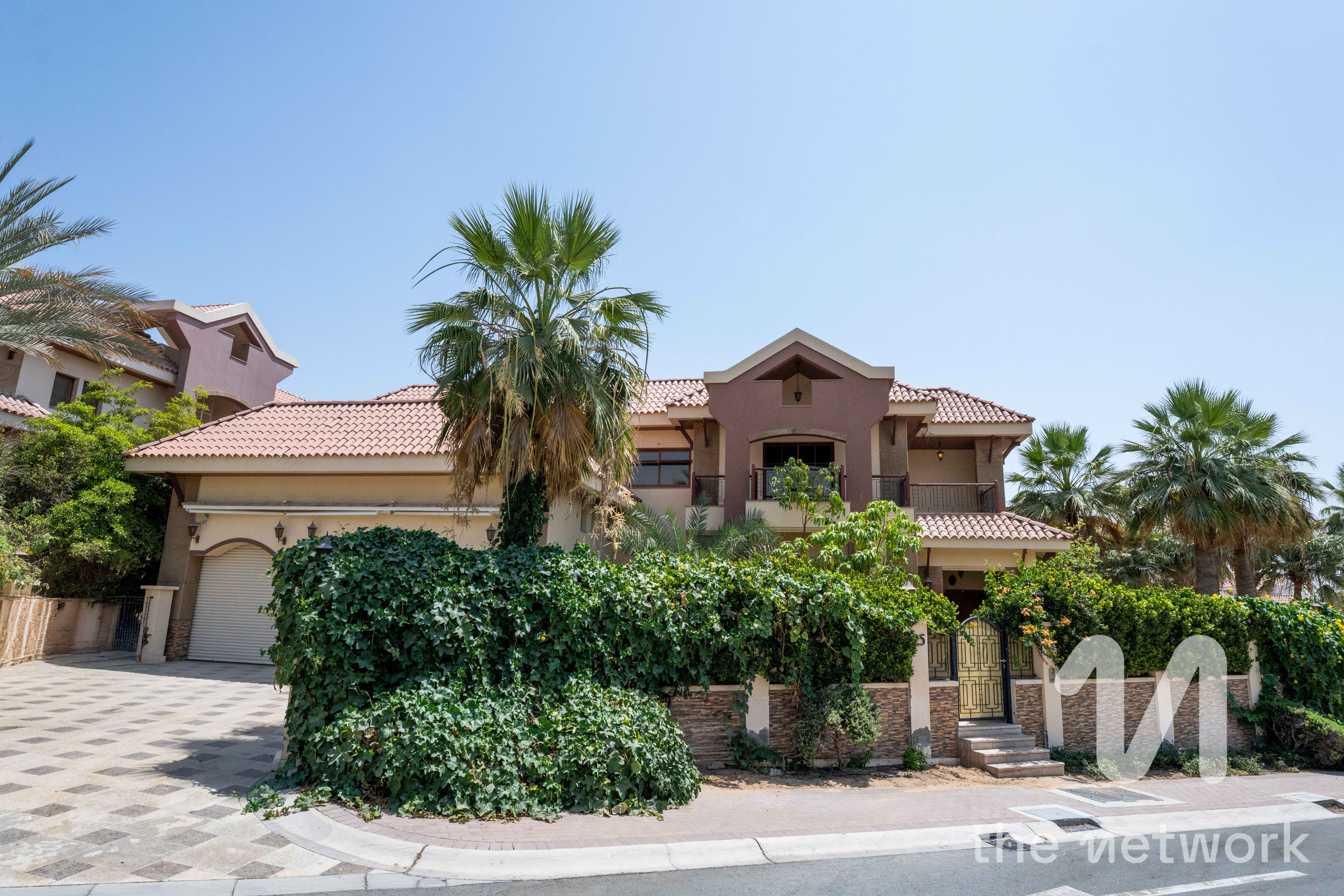 Renovation opportunity | The Mansions | Vacant